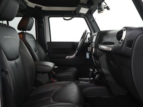 Used 2016 Jeep Wrangler Unlimited Rubicon AWD/4WD image 11