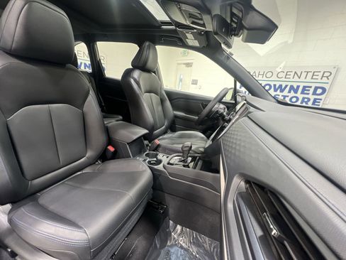 Certified 2025 Subaru Forester Limited image 25