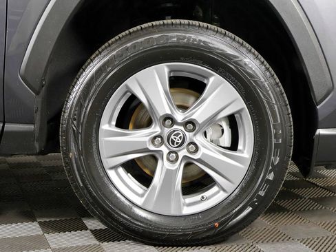 Used 2022 Toyota RAV4 LE AWD/4WD image 56