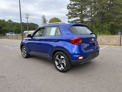 Used 2025 Hyundai Venue SEL FWD image 7