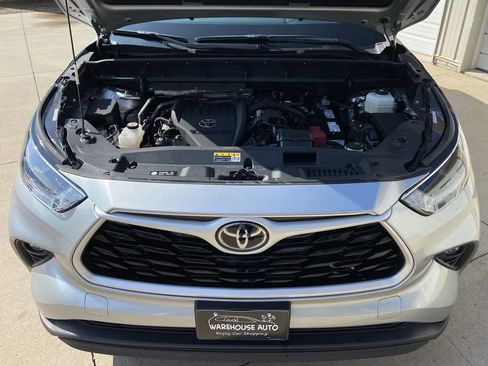 Used 2024 Toyota Highlander LE image 27