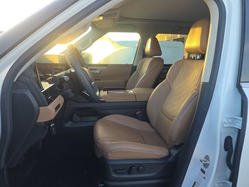 Used 2025 INFINITI QX80 Luxe w/ Cargo Package AWD/4WD image 3