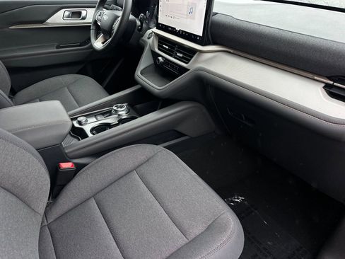 New 2026 Ford Explorer Active image 17