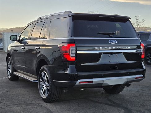 Used 2023 Ford Expedition Limited image 4