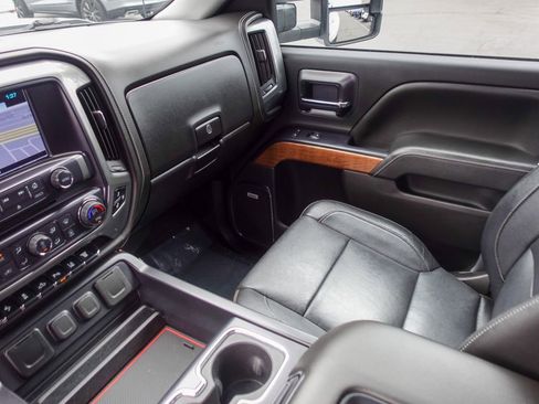 Used 2019 Chevrolet Silverado 3500 LTZ w/ Duramax Plus Package image 21