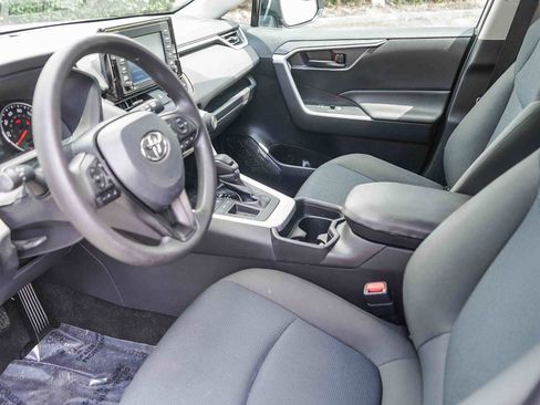 Used 2021 Toyota RAV4 LE w/ Carpet Mat Package (TMS) FWD image 25