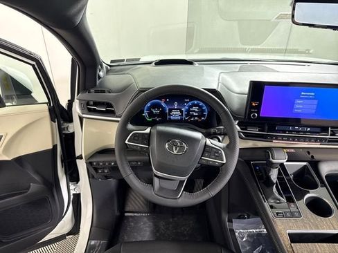 New 2026 Toyota Sienna Platinum image 21
