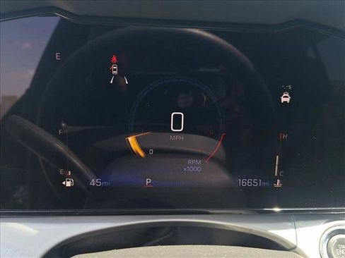 Used 2025 Chevrolet Trax LT FWD image 11