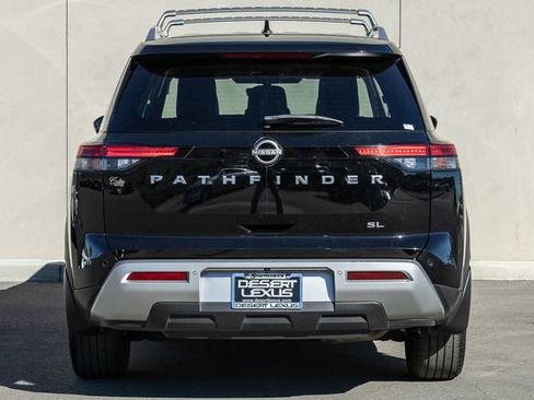 Used 2023 Nissan Pathfinder SL image 4