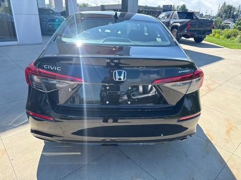 Used 2023 Honda Civic Sport image 6