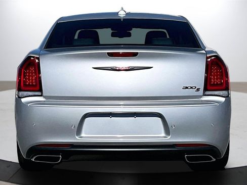 Certified 2021 Chrysler 300 S image 8