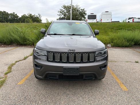 Used 2021 Jeep Grand Cherokee Laredo X AWD/4WD image 6