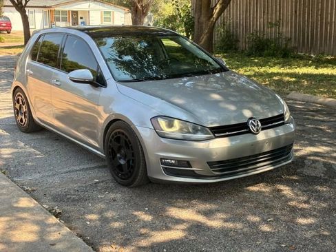 Used 2015 Volkswagen Golf S image 2