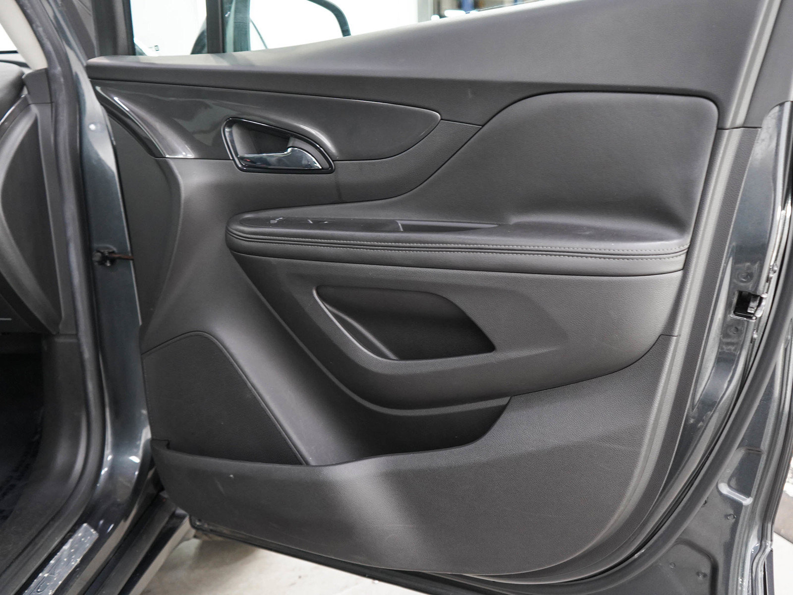 Used 2018 Buick Encore Preferred AWD/4WD image 9