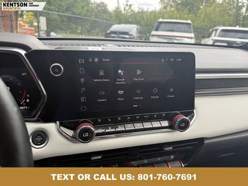 Used 2024 GMC Canyon AT4X image 28