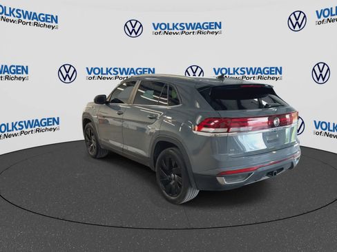 Used 2024 Volkswagen Atlas Cross Sport SE FWD image 6