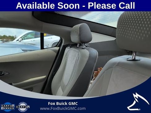 Used 2015 Chevrolet Volt Premium w/ Premium Trim Package FWD image 8