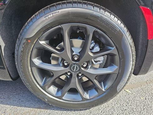 New 2026 Chrysler Pacifica Limited w/ S Appearance Package image 39