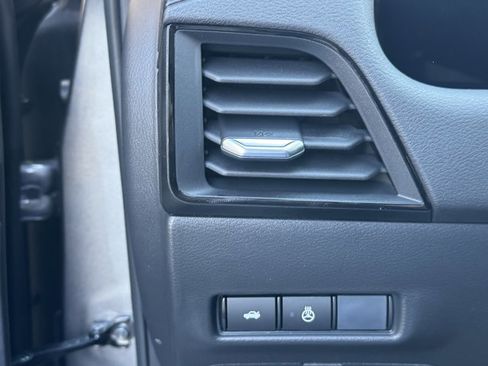 New 2026 Nissan Sentra SV w/ SV Convenience Package image 7