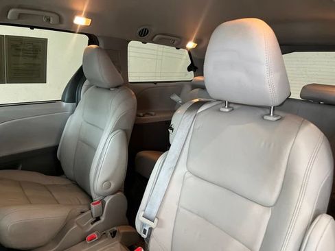 Certified 2020 Toyota Sienna XLE FWD image 10
