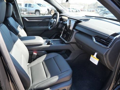 New 2026 GMC Acadia Elevation w/ Elevation Premium Package AWD/4WD image 22
