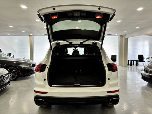 Used 2017 Porsche Cayenne Platinum Edition w/ Premium Package (PJV) image 46