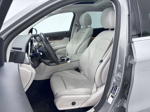 Used 2019 Mercedes-Benz GLC 300 image 13