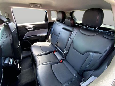 Used 2022 Jeep Compass Latitude FWD image 20