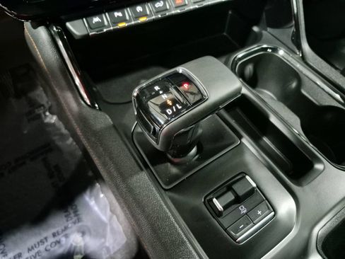 Certified 2025 GMC Sierra 1500 AT4 AWD/4WD image 17