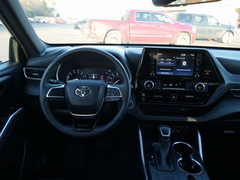 Used 2021 Toyota Highlander XSE image 19