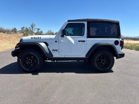 Used 2023 Jeep Wrangler Sport AWD/4WD image 9