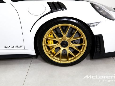 Used 2018 Porsche 911 GT2 RS w/ Weissach Package RWD image 25