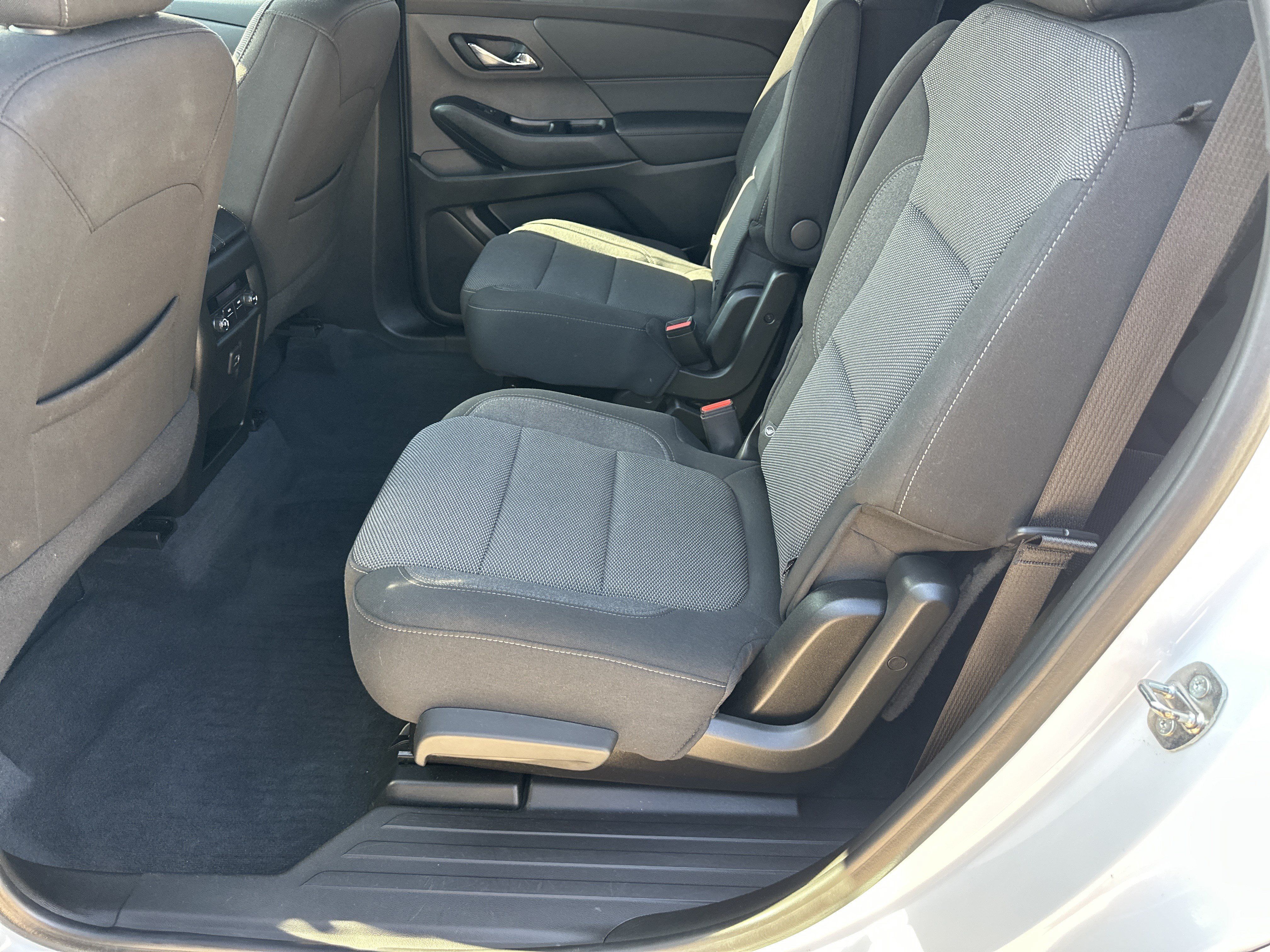 Certified 2023 Chevrolet Traverse LT FWD image 23