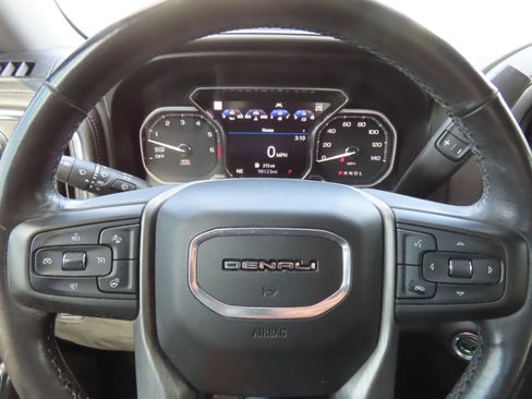 Used 2019 GMC Sierra 1500 Denali w/ Denali Ultimate Package AWD/4WD image 22