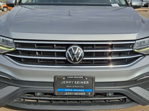 Used 2022 Volkswagen Tiguan SE AWD/4WD image 10