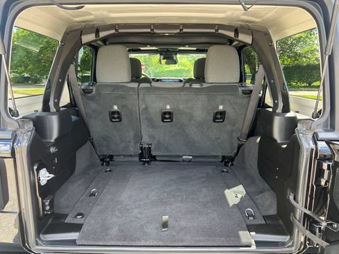 Used 2025 Jeep Wrangler Unlimited Sport AWD/4WD image 30