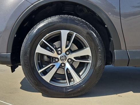 Used 2018 Toyota RAV4 XLE FWD image 13