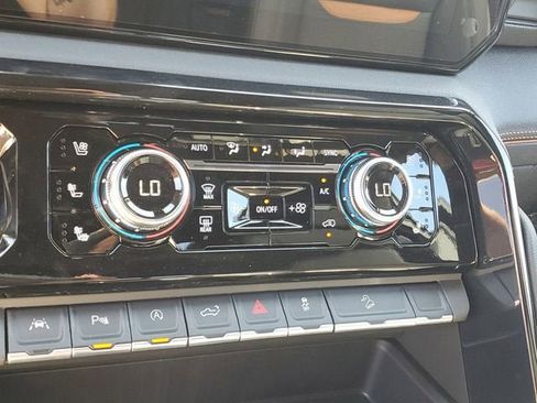 New 2026 GMC Sierra 1500 AT4 w/ AT4 Premium Package AWD/4WD image 24