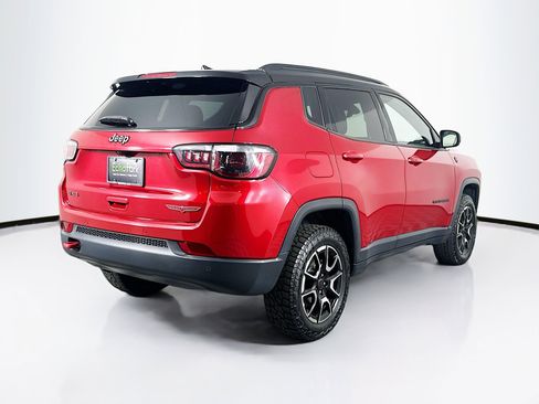 Used 2025 Jeep Compass Trailhawk AWD/4WD image 9