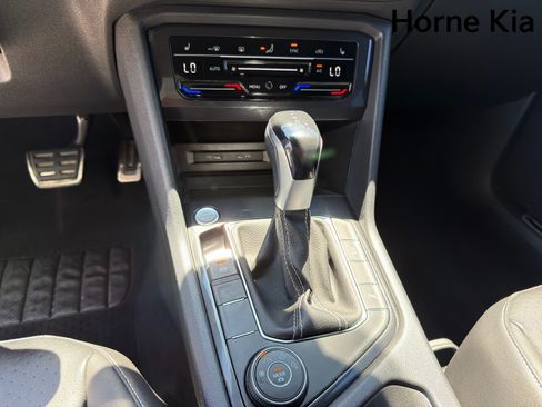 Used 2022 Volkswagen Tiguan SE R-Line AWD/4WD image 19
