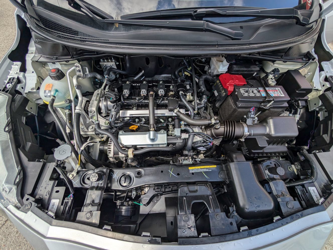 Used 2025 Nissan Versa SR w/ Trunk Package FWD image 10