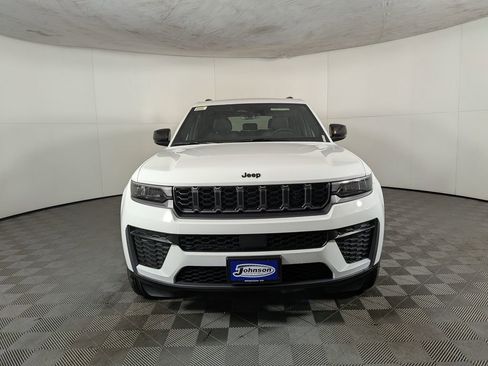 New 2026 Jeep Grand Cherokee Laredo image 2