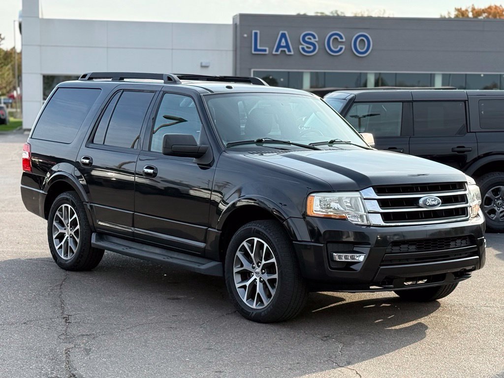 Used 2015 Ford Expedition XLT w/ Equipment Group 201A AWD/4WD image 29