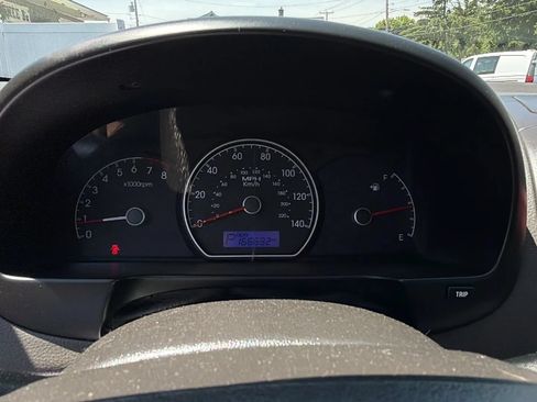 Used 2010 Hyundai Elantra GLS FWD image 12