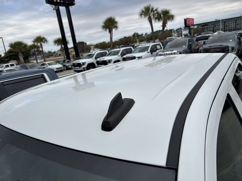 Used 2017 GMC Sierra 1500 SLT w/ SLT Premium Package image 5