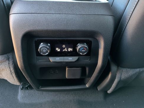 New 2026 Chevrolet Traverse LT w/ Driver Confidence Package image 38