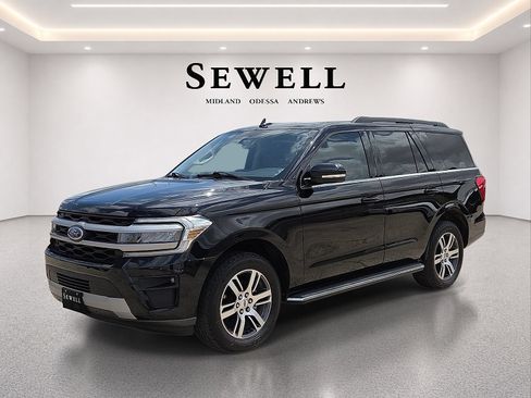 Used 2022 Ford Expedition XLT RWD image 1