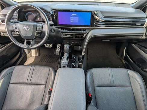 Used 2025 Toyota Camry XSE FWD image 4