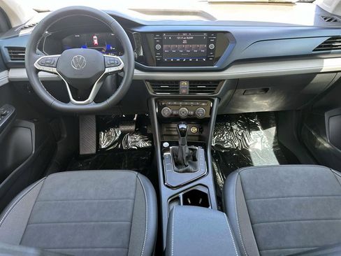 New 2024 Volkswagen Taos SE image 11