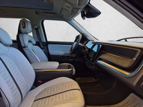 Used 2023 Rivian R1S Adventure AWD/4WD image 22